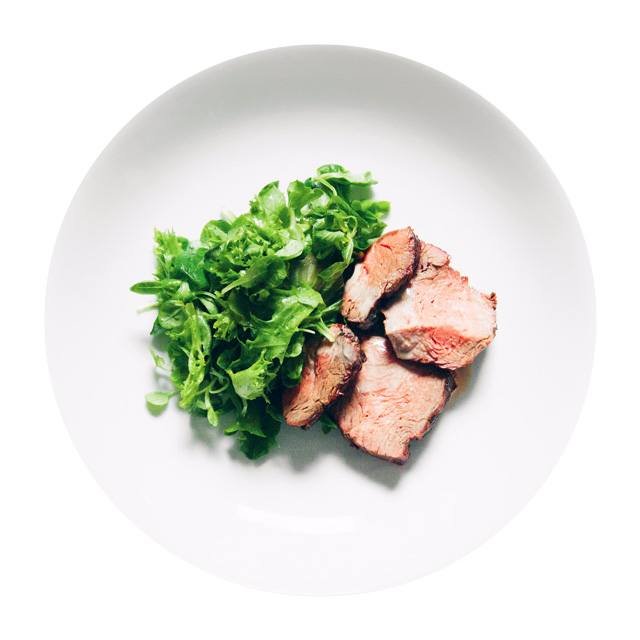 Ribeye com Molho Cremoso e Mix de Folhas